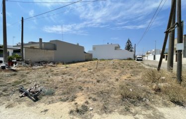 TERRENO EDIFICABILE CON AFFACCIO SU DUE STRADE – Squinzano (Le), Via Ciardo