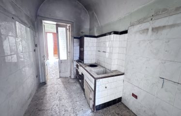 ABITAZIONE DA RISTRUTTURARE &ndash; Squinzano (Le), Via M. Galliano