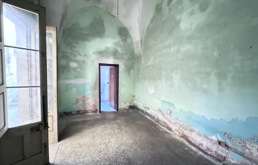 ABITAZIONE DA RISTRUTTURARE &ndash; Squinzano (Le), Via M. Galliano