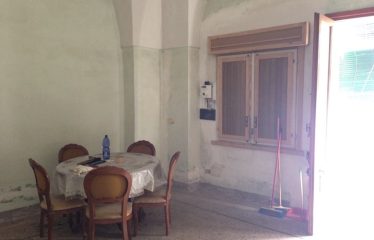 ABITAZIONE DA RISTRUTTURARE – Squinzano (Le), Via M. Galliano