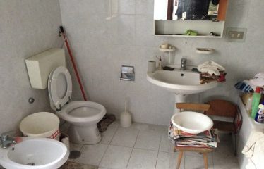 ABITAZIONE DA RISTRUTTURARE – Squinzano (Le), Via M. Galliano
