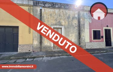 PICCOLA ABITAZIONE INDIPENDENTE CON GIARDINO – Squinzano (Le), Via F. Crispi