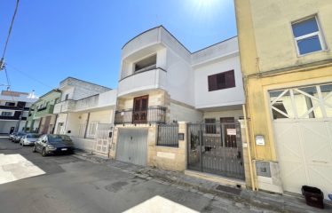 ABITAZIONE INDIPENDENTE CON GARAGE – Trepuzzi (Le), via Ugo Foscolo
