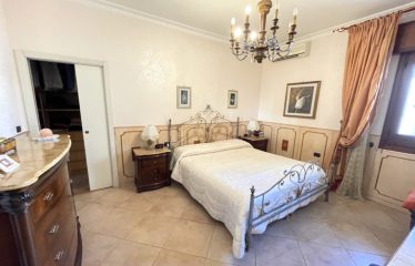 ABITAZIONE INDIPENDENTE CON GARAGE – Trepuzzi (Le), via Ugo Foscolo