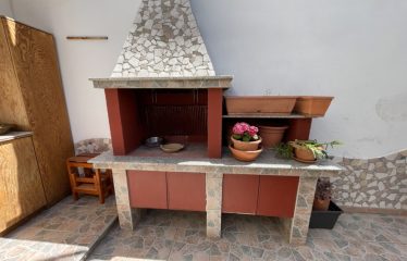 ABITAZIONE INDIPENDENTE CON GARAGE – Trepuzzi (Le), via Ugo Foscolo