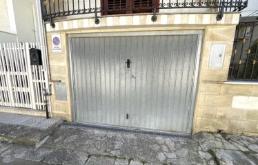 ABITAZIONE INDIPENDENTE CON GARAGE – Trepuzzi (Le), via Ugo Foscolo