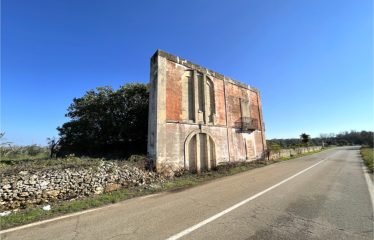 CASA COLONICA CON AMPIO TERRENO DI PROPRIETA’ – Squinzano (Le), Strada Provinciale 95