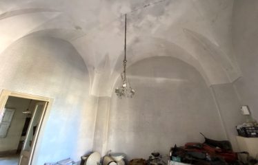 ABITAZIONE CON VOLTE A STELLA ED AMPIO GIARDINO – Squinzano (Le), Via Paticchio