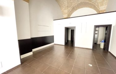 LOCALE COMMERCIALE – Trepuzzi (Le), Corso Umberto