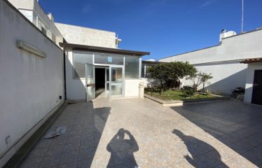 LOCALE COMMERCIALE – Squinzano (Le), Strada privata prospiciente via Montegrappa