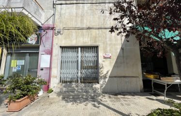 LOCALE COMMERCIALE / UFFICI – Squinzano (Le), Via V. Veneto