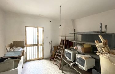 LOCALE COMMERCIALE / UFFICI – Squinzano (Le), Via V. Veneto
