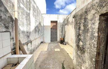 LOCALE COMMERCIALE / UFFICI – Squinzano (Le), Via V. Veneto