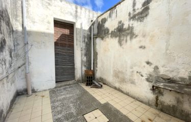 LOCALE COMMERCIALE / UFFICI – Squinzano (Le), Via V. Veneto