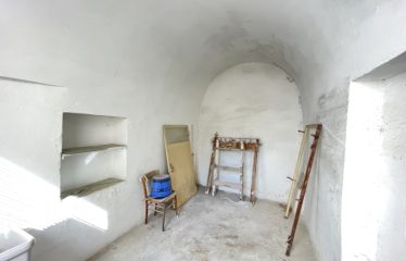 LOCALE COMMERCIALE / UFFICI – Squinzano (Le), Via V. Veneto