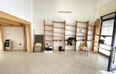 LOCLE COMMERCIALE – Campi Salentina (Le), Via Medaglie d’Oro