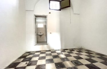 LOCALE AD USO UFFICIO &ndash; Squinzano (Le), P.zza Plebiscito