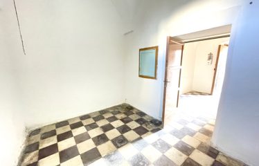 LOCALE AD USO UFFICIO &ndash; Squinzano (Le), P.zza Plebiscito