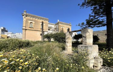 VILLA STORICA CON AMPIO GIARDINO ED AMPIA METRATURA – Squinzano (Le), Via Gianfilippe