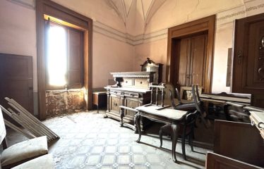 VILLA STORICA CON AMPIO GIARDINO ED AMPIA METRATURA – Squinzano (Le), Via Gianfilippe