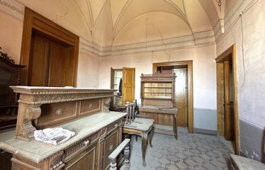 VILLA STORICA CON AMPIO GIARDINO ED AMPIA METRATURA – Squinzano (Le), Via Gianfilippe