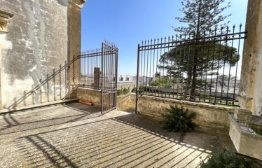 VILLA STORICA CON AMPIO GIARDINO ED AMPIA METRATURA – Squinzano (Le), Via Gianfilippe