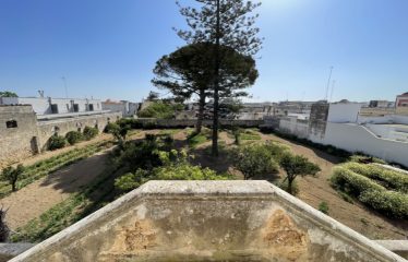 VILLA STORICA CON AMPIO GIARDINO ED AMPIA METRATURA – Squinzano (Le), Via Gianfilippe