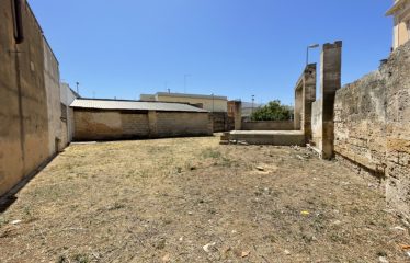 TERRENO EDIFICABILE RECINTATO IN CENTRO – Squinzano (Le), Via G. Mazzini ang. Via S. Giovanni