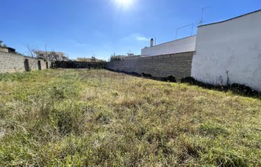 TERRENO EDIFICABILE RECINTATO CON AFFACCIO SU DUE STRADE &ndash; Squinzano (Le), via Copernico