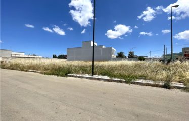 TERRENO EDIFICABILE AD ANGOLO – Squinzano (Le), Via Generale Nobile