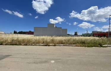 TERRENO EDIFICABILE AD ANGOLO – Squinzano (Le), Via Generale Nobile