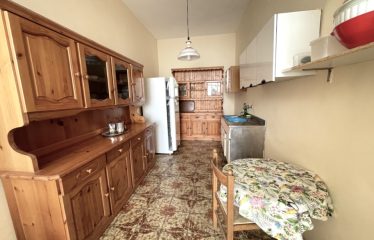 VILLA CON GIARDINO E GARAGE – Squinzano (Le), Via Kennedy