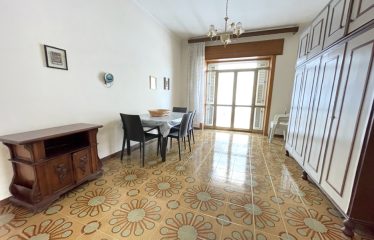 VILLA CON GIARDINO E GARAGE – Squinzano (Le), Via Kennedy
