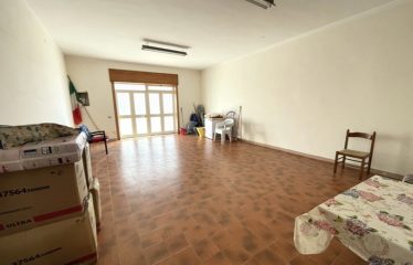 VILLA CON GIARDINO E GARAGE – Squinzano (Le), Via Kennedy