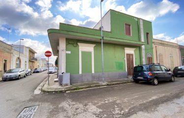 ABITAZIONE INDIPENDENTE CON GARAGE &ndash; Squinzano (Le), Via Cavour ang. Via Montegrappa