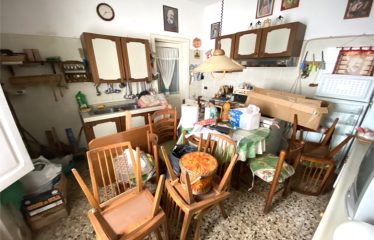 ABITAZIONE INDIPENDENTE CON GARAGE &ndash; Squinzano (Le), Via Cavour ang. Via Montegrappa