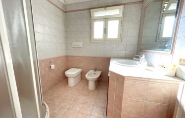 ABITAZIONE INDIPENDENTE CON POTENZIALITA&rsquo; COMMERCIALI &ndash; Squinzano (Le), Via Dante