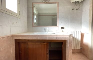 ABITAZIONE INDIPENDENTE CON POTENZIALITA&rsquo; COMMERCIALI &ndash; Squinzano (Le), Via Dante