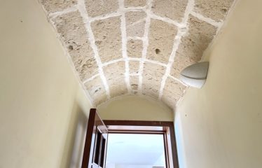 ABITAZIONE INDIPENDENTE CON POTENZIALITA&rsquo; COMMERCIALI &ndash; Squinzano (Le), Via Dante