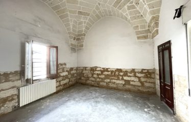 ABITAZIONE INDIPENDENTE CON POTENZIALITA&rsquo; COMMERCIALI &ndash; Squinzano (Le), Via Dante
