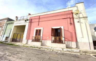 ABITAZIONE INDIPENDENTE CON VOLTE A STELLA E GIARDINO – Squinzano (Le), Via Nuova