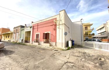 ABITAZIONE INDIPENDENTE CON VOLTE A STELLA E GIARDINO – Squinzano (Le), Via Nuova