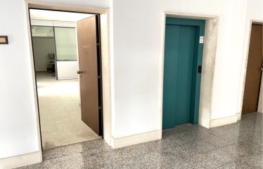 UFFICIO CON BOX AUTO IN CENTRO &ndash; Campi Salentina(Le), Via Pacinotti
