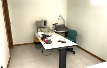 UFFICIO CON BOX AUTO IN CENTRO &ndash; Campi Salentina(Le), Via Pacinotti