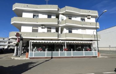 APPARTAMENTO CON ASCENSORE E BOX AUTO – Campi Salentina (Le), Via Taranto