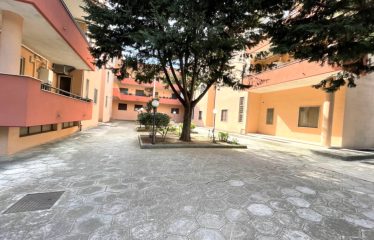APPARTAMENTO DI AMPIA METRATURA CON BOX AUTO – Squinzano (Le), via Moretto