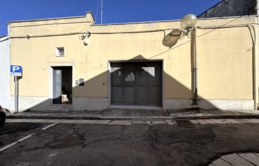 LOCALE DEPOSITO/GARAGE – Squinzano (Le), Via San Leonardo
