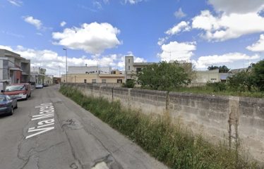 TERRENO EDIFICABILE DI AMPIA METRATURA &ndash; Squinzano (Le), Via Macello ang. via Mameli
