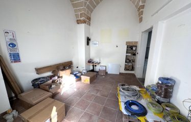 LOCALE DEPOSITO/GARAGE – Squinzano (Le), Via San Leonardo