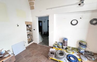 LOCALE DEPOSITO/GARAGE – Squinzano (Le), Via San Leonardo